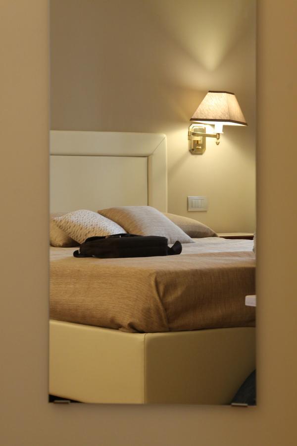 Bed and Breakfast Bronzino House Milán Exterior foto